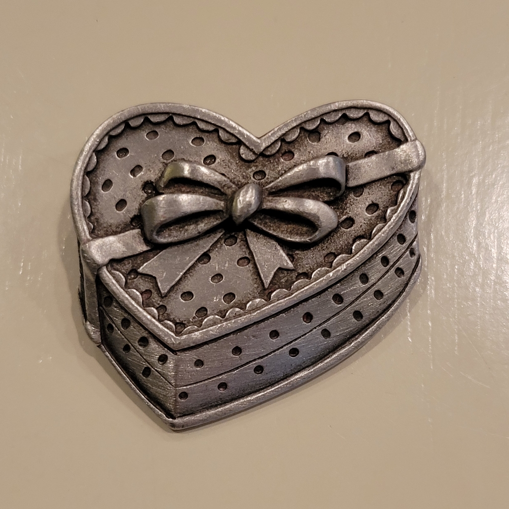 Vintage Signed Jj Silvertone Box Of Chocolates BroochPin 16$